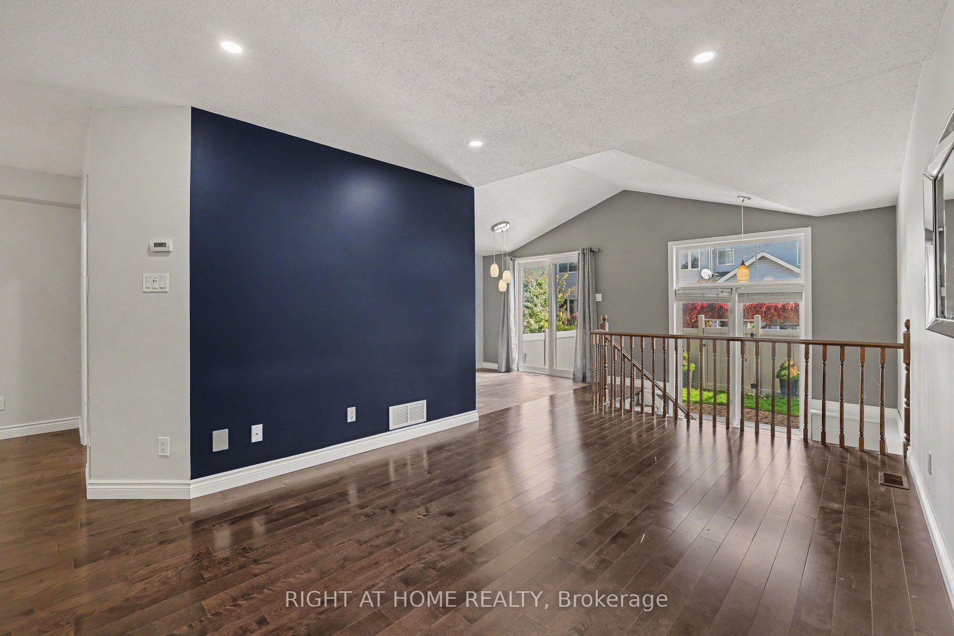 Photo 8 of 21 Kettleby Street, Ottawa, Kanata - Beaverbrook — HOMEH
