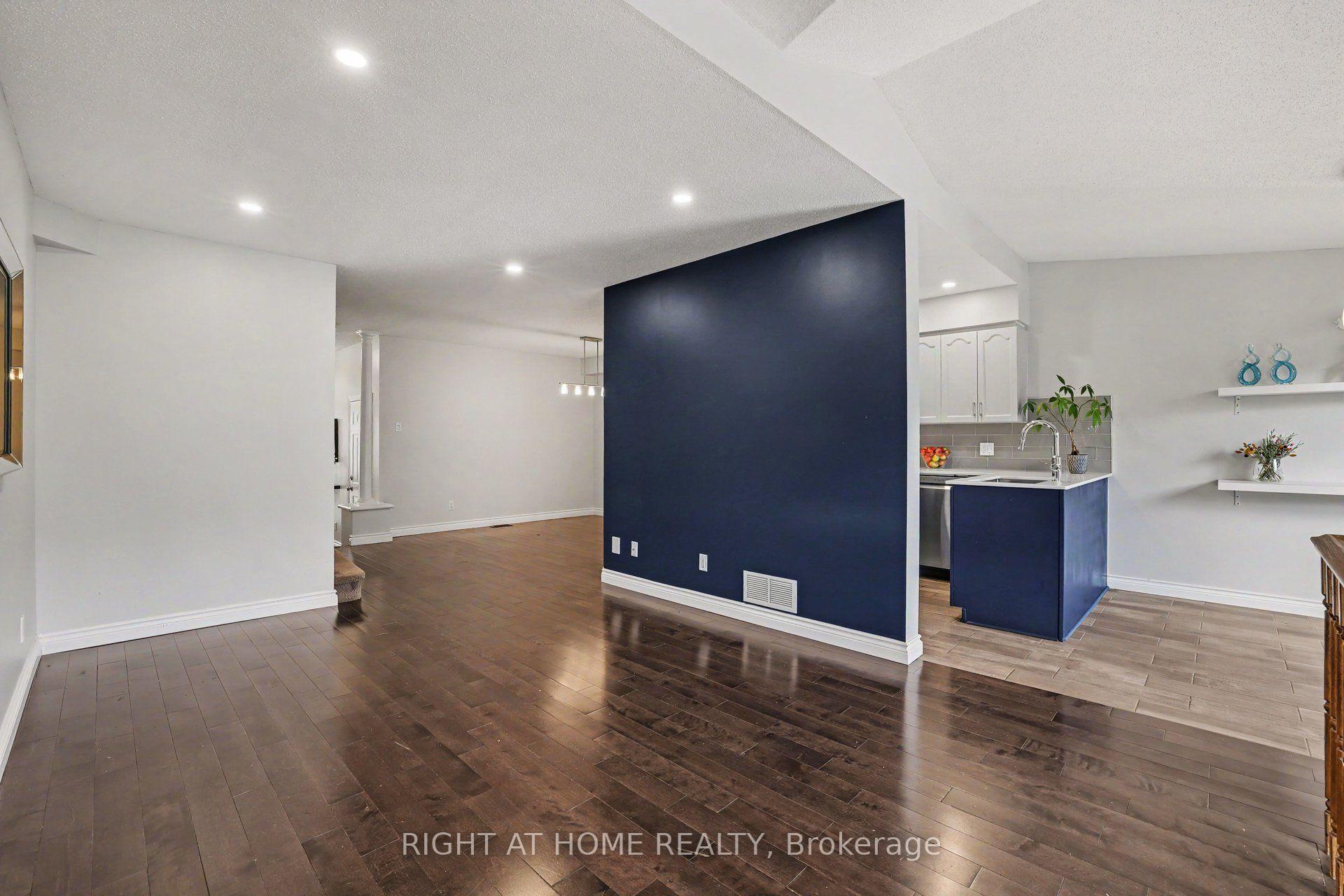 Photo 10 of 21 Kettleby Street, Ottawa, Kanata - Beaverbrook — HOMEH