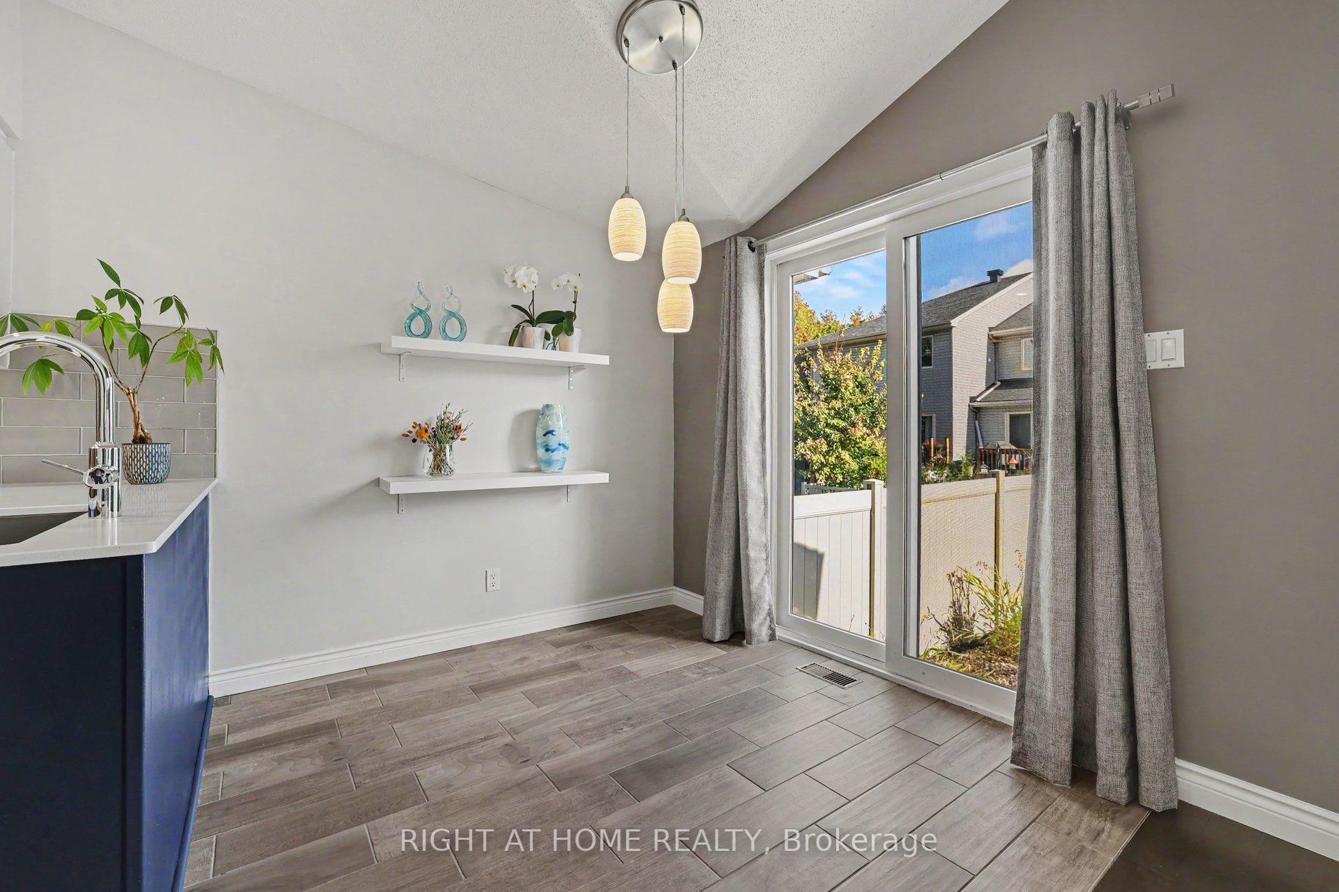 Photo 15 of 21 Kettleby Street, Ottawa, Kanata - Beaverbrook — HOMEH