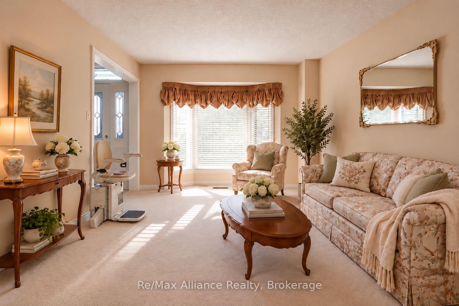 Photo 8 of 2151 Pineview Drive, Oakville, Wedgewood Creek — HOMEH