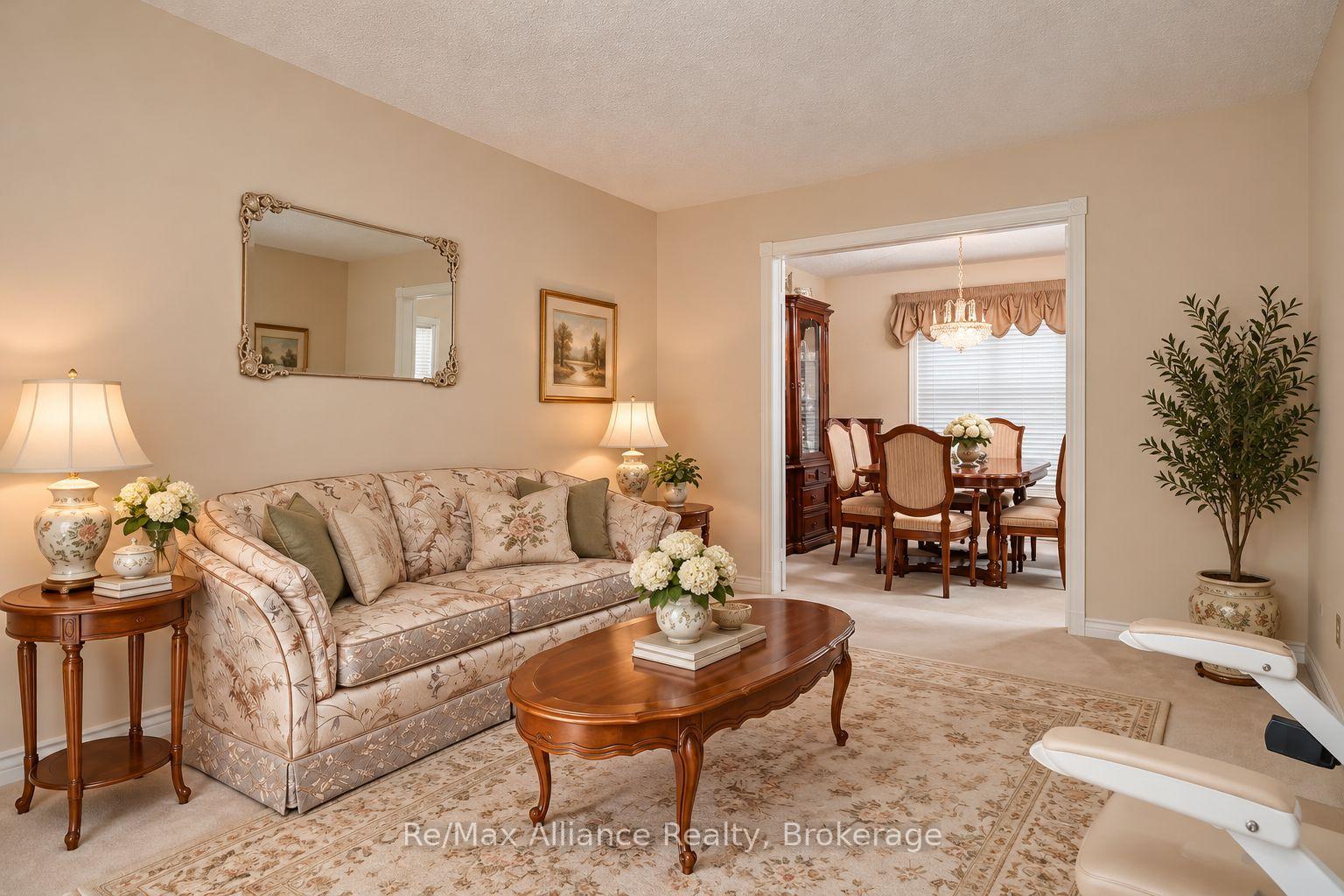 Photo 11 of 2151 Pineview Drive, Oakville, Wedgewood Creek — HOMEH