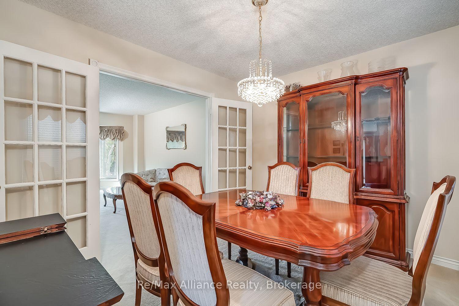 Photo 12 of 2151 Pineview Drive, Oakville, Wedgewood Creek — HOMEH