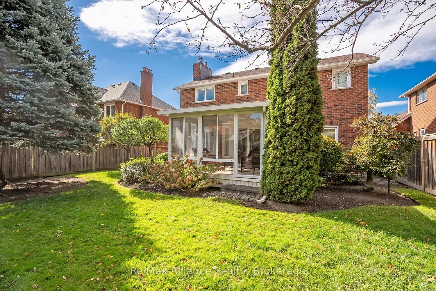 Photo 40 of 2151 Pineview Drive, Oakville, Wedgewood Creek — HOMEH