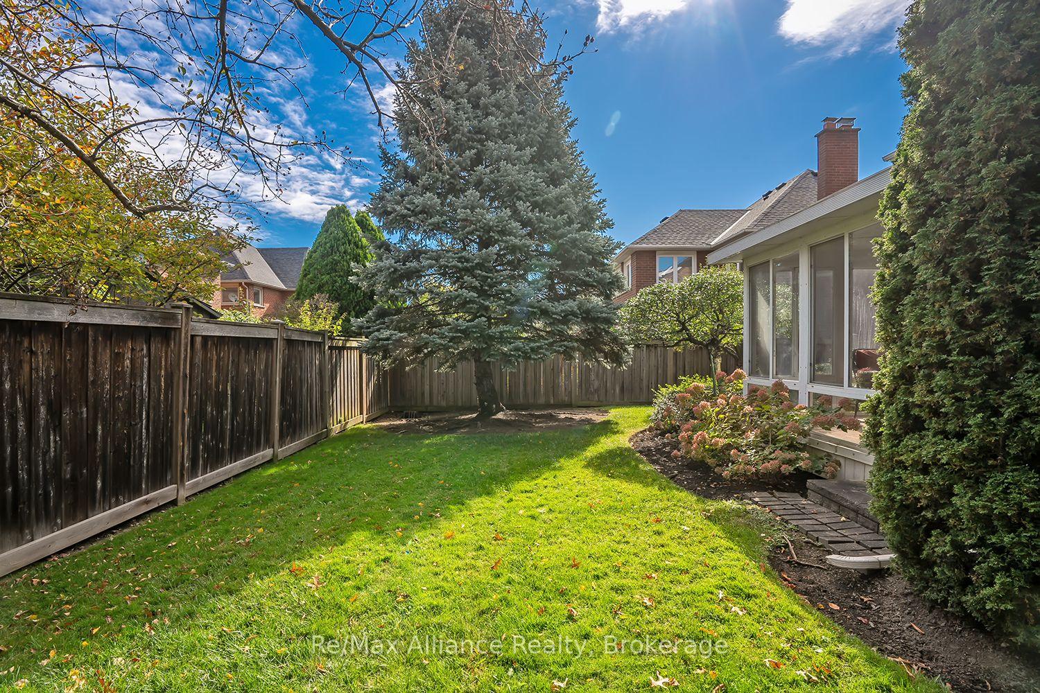 Photo 45 of 2151 Pineview Drive, Oakville, Wedgewood Creek — HOMEH