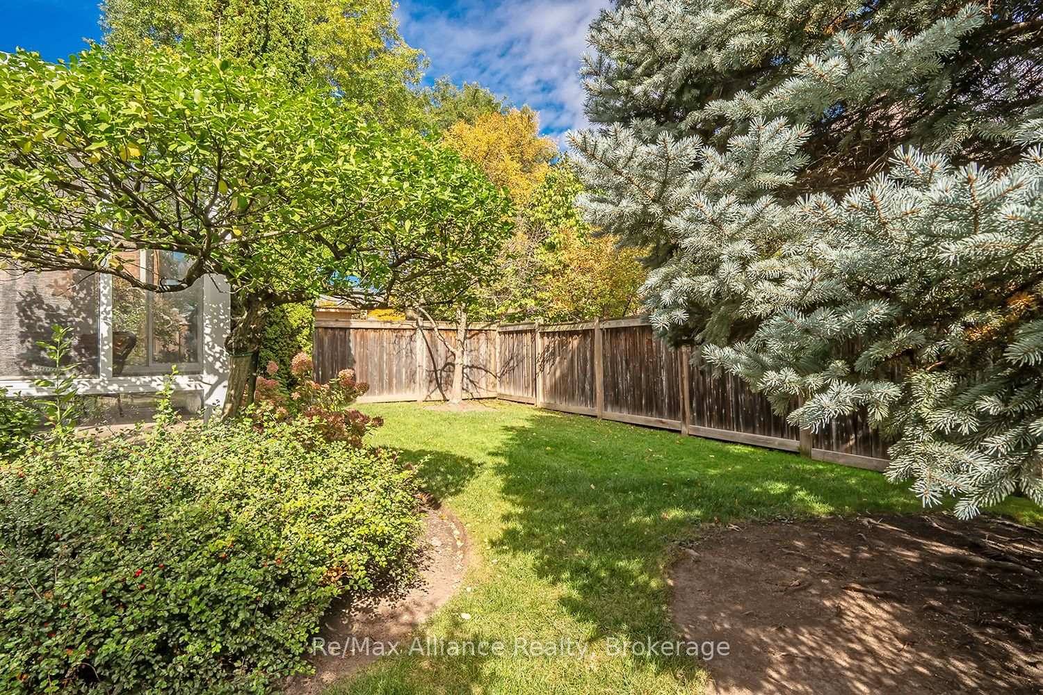 Photo 46 of 2151 Pineview Drive, Oakville, Wedgewood Creek — HOMEH