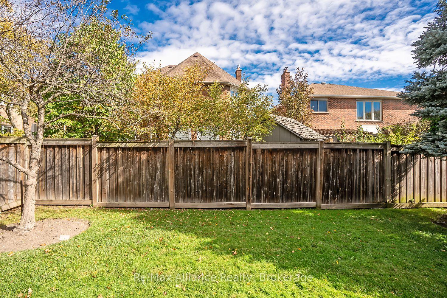 Photo 48 of 2151 Pineview Drive, Oakville, Wedgewood Creek — HOMEH