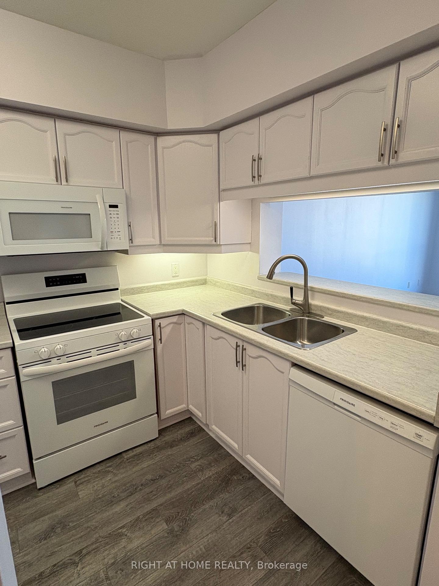 Photo 23 of Unit 203, 90 Dean Avenue, Barrie, Painswick South — HOMEH