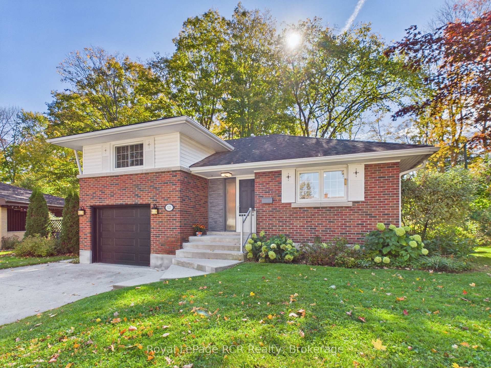 Photo 2 of 525 6th Street W, Owen Sound — HOMEH
