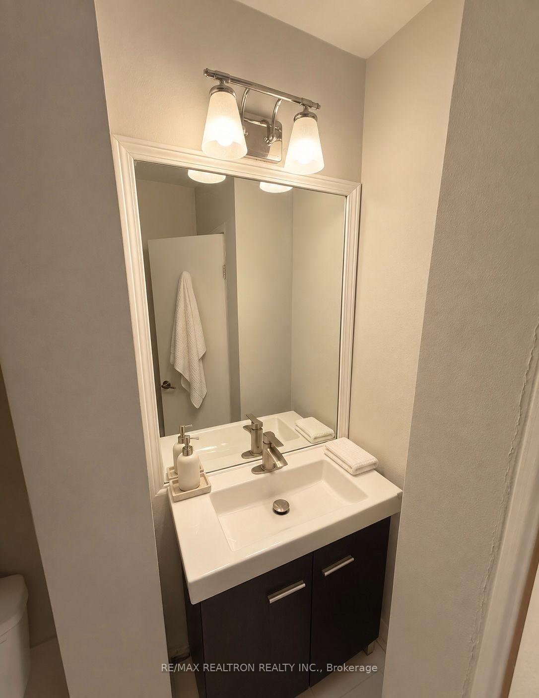Photo 10 of Unit 106, 2 Ridelle Avenue, Toronto, Forest Hill North — HOMEH