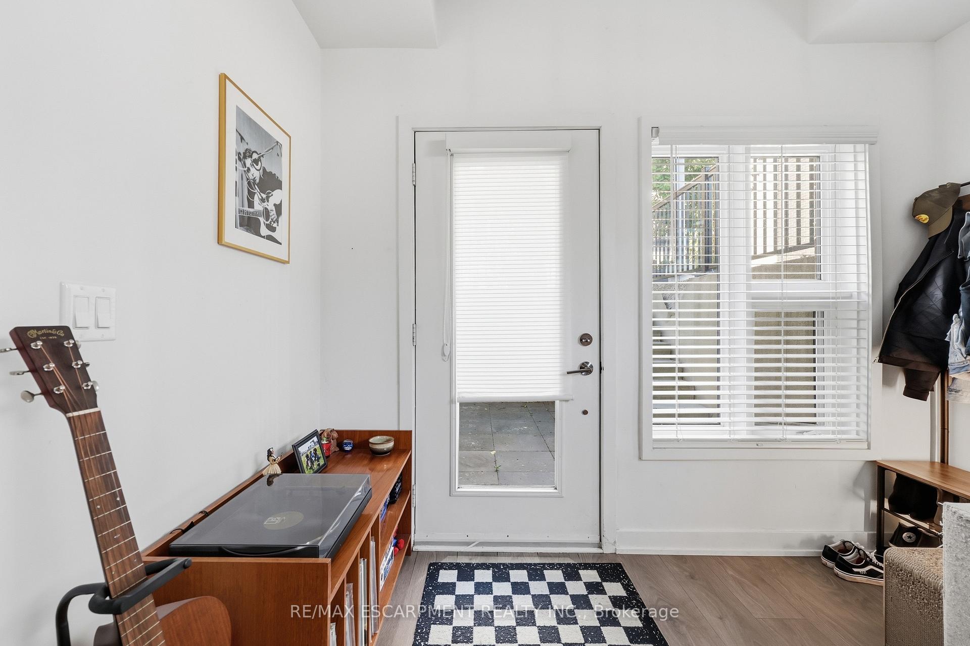Photo 2 of Unit 613, 1129 Cooke Boulevard, Burlington, Bayview — HOMEH