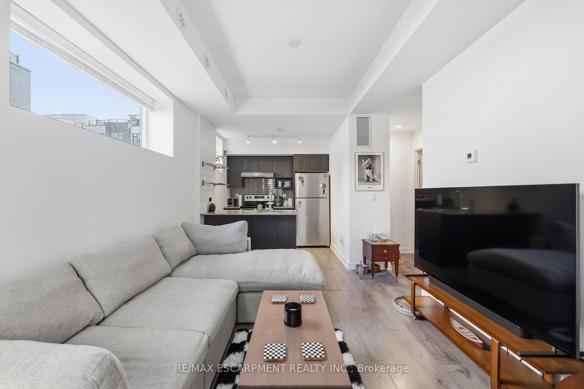 Photo 3 of Unit 613, 1129 Cooke Boulevard, Burlington, Bayview — HOMEH