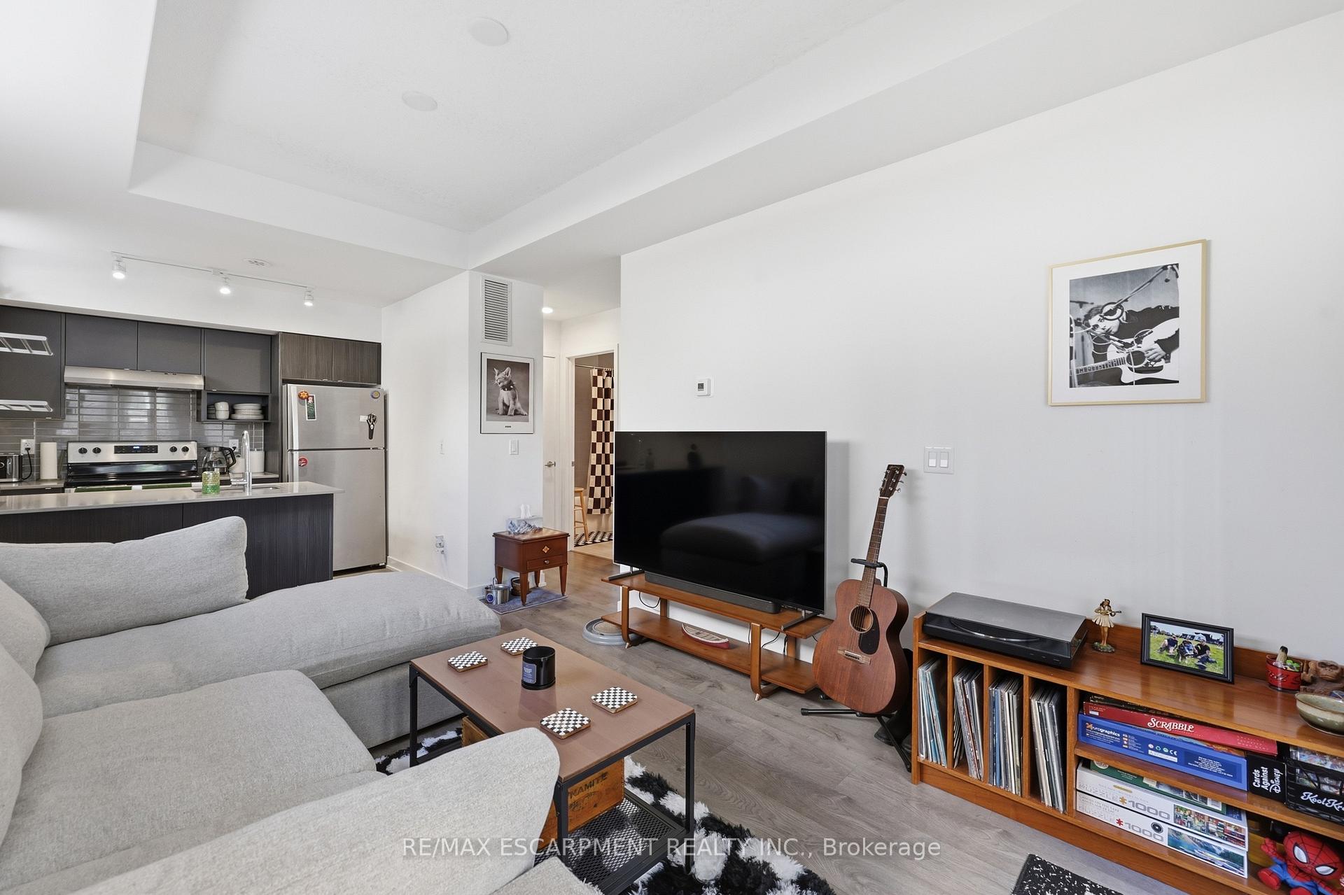 Photo 4 of Unit 613, 1129 Cooke Boulevard, Burlington, Bayview — HOMEH