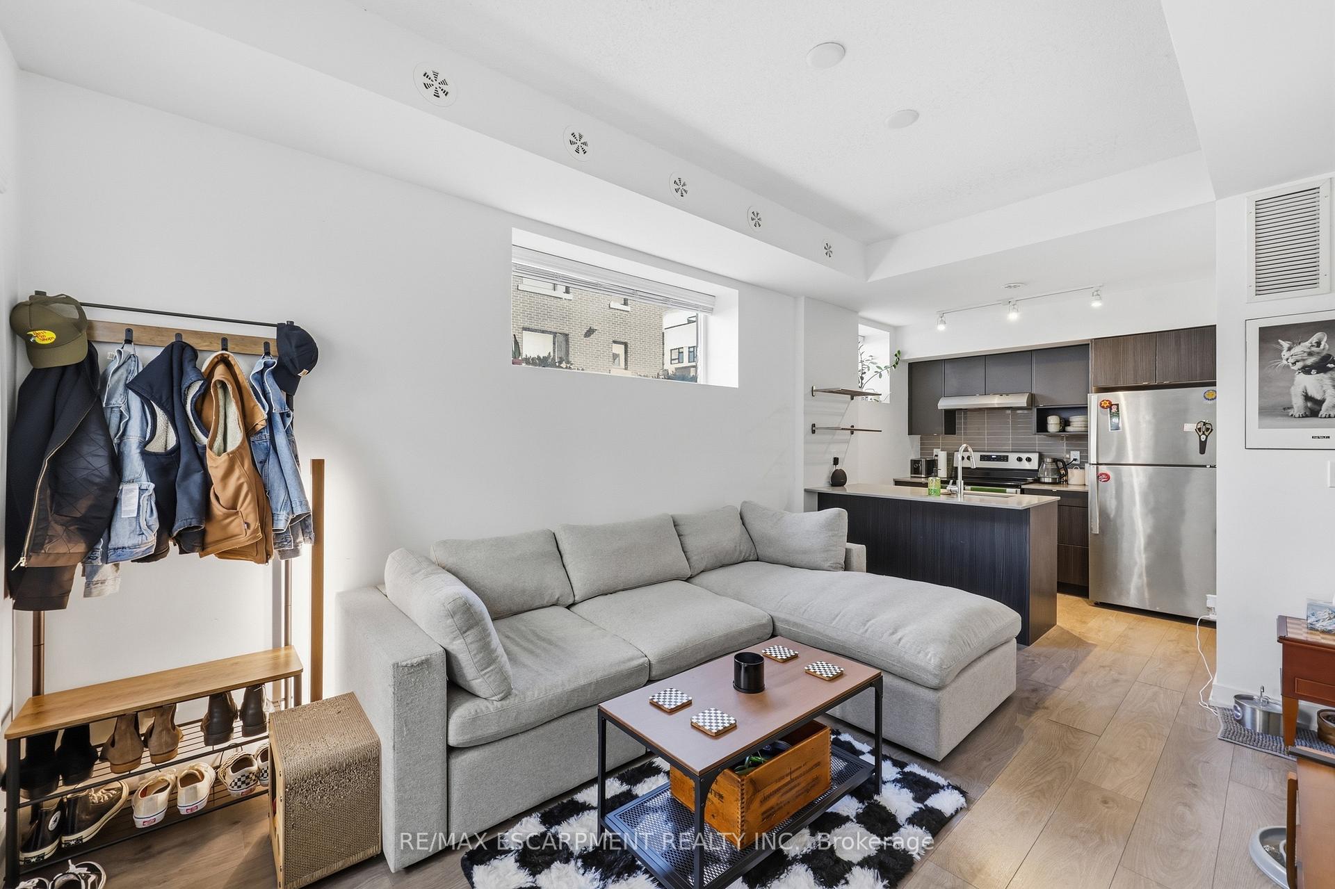 Photo 5 of Unit 613, 1129 Cooke Boulevard, Burlington, Bayview — HOMEH