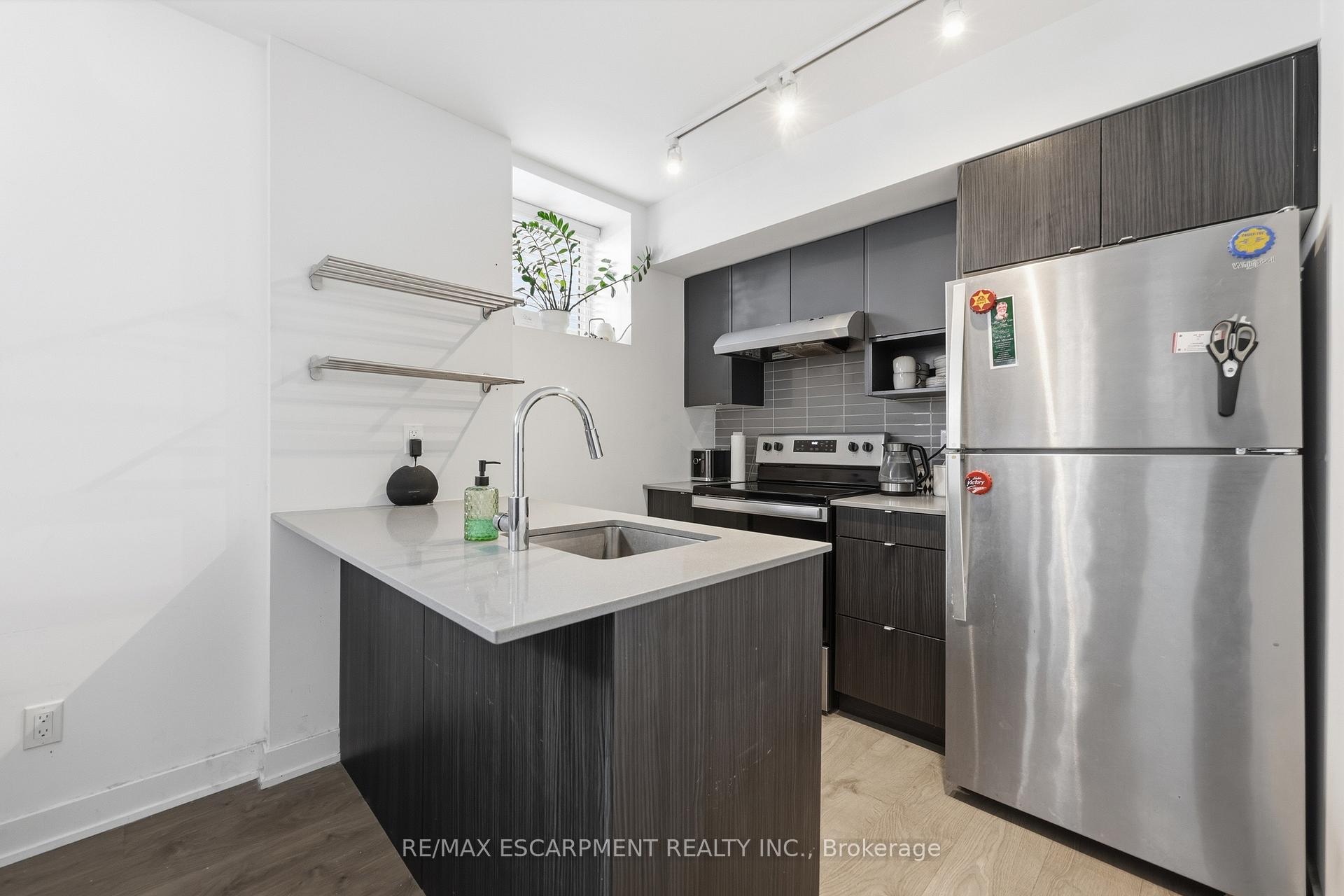 Photo 6 of Unit 613, 1129 Cooke Boulevard, Burlington, Bayview — HOMEH