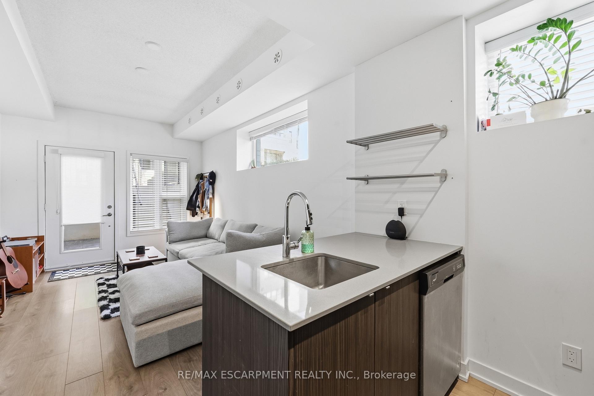 Photo 7 of Unit 613, 1129 Cooke Boulevard, Burlington, Bayview — HOMEH