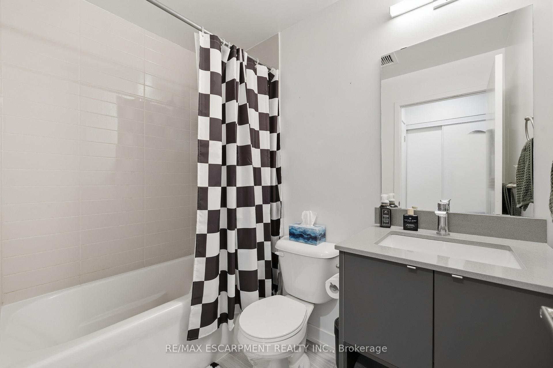 Photo 8 of Unit 613, 1129 Cooke Boulevard, Burlington, Bayview — HOMEH