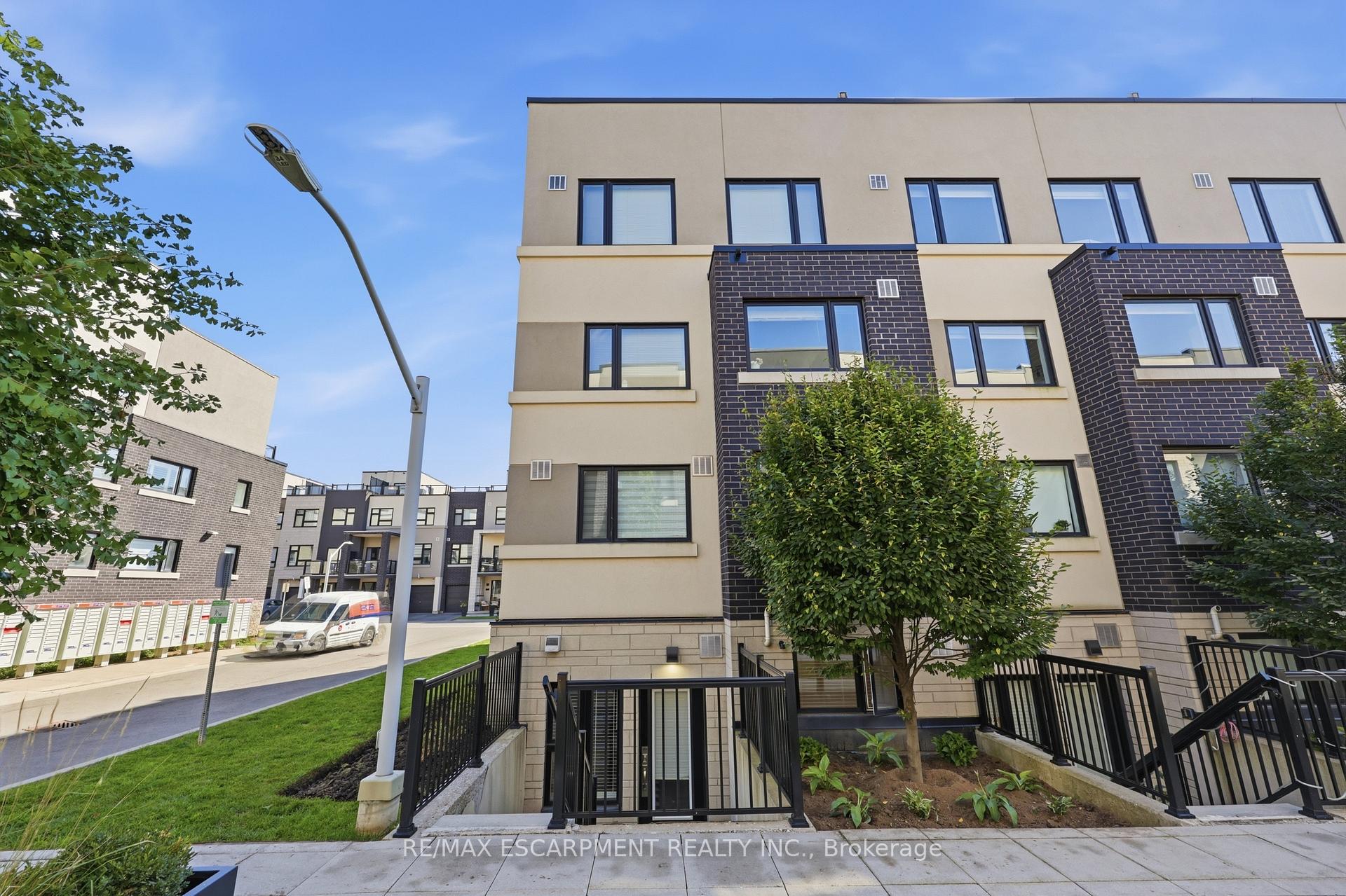 Photo 12 of Unit 613, 1129 Cooke Boulevard, Burlington, Bayview — HOMEH