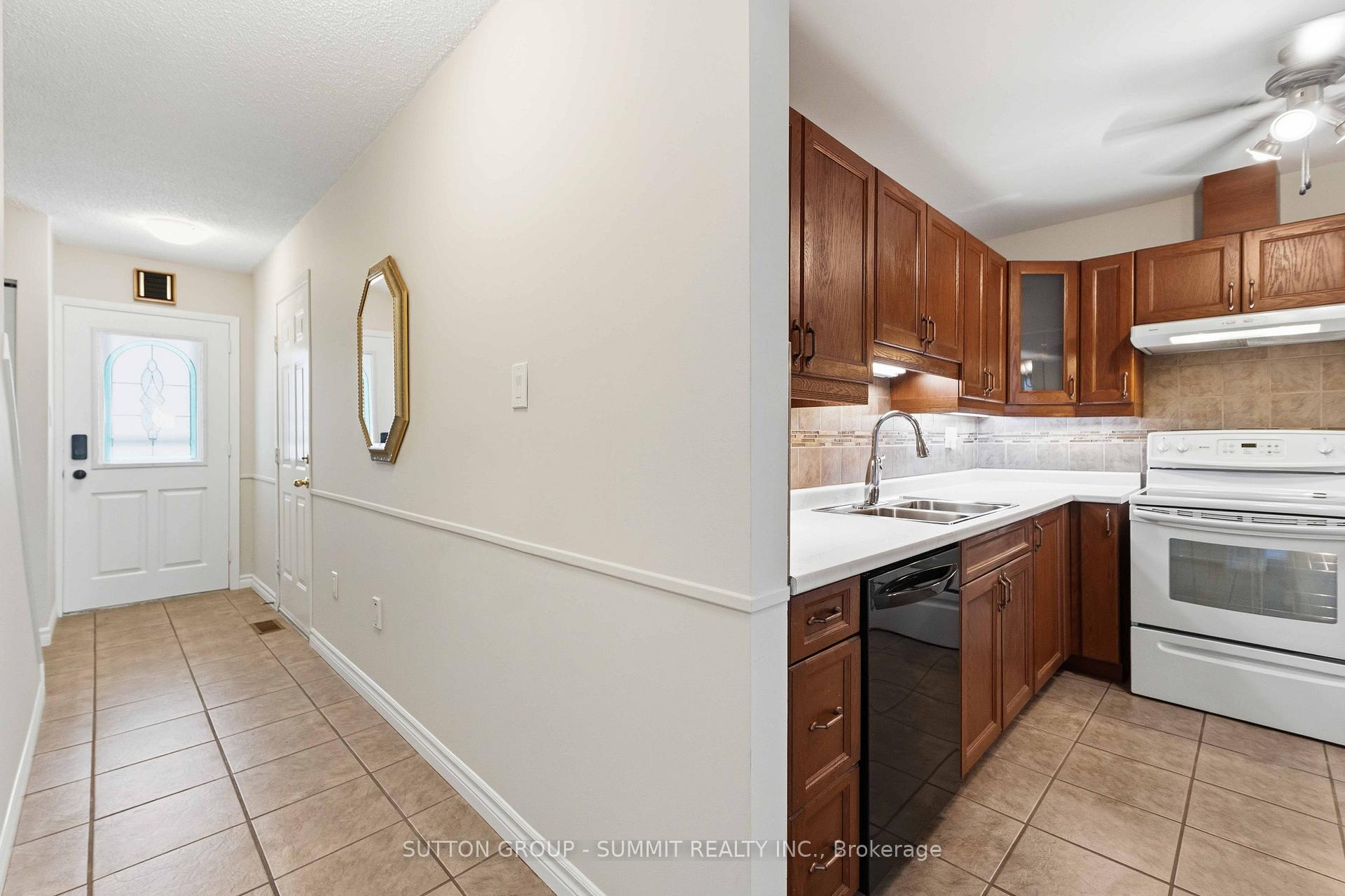 Photo 3 of Unit 27, 1396 Upper Ottawa Street, Hamilton, Quinndale — HOMEH