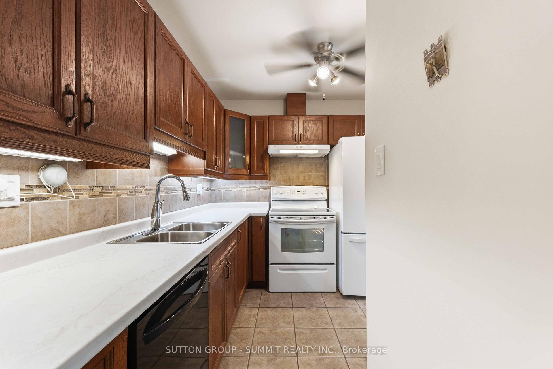 Photo 4 of Unit 27, 1396 Upper Ottawa Street, Hamilton, Quinndale — HOMEH