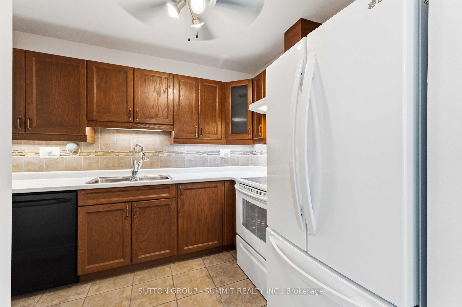 Photo 5 of Unit 27, 1396 Upper Ottawa Street, Hamilton, Quinndale — HOMEH