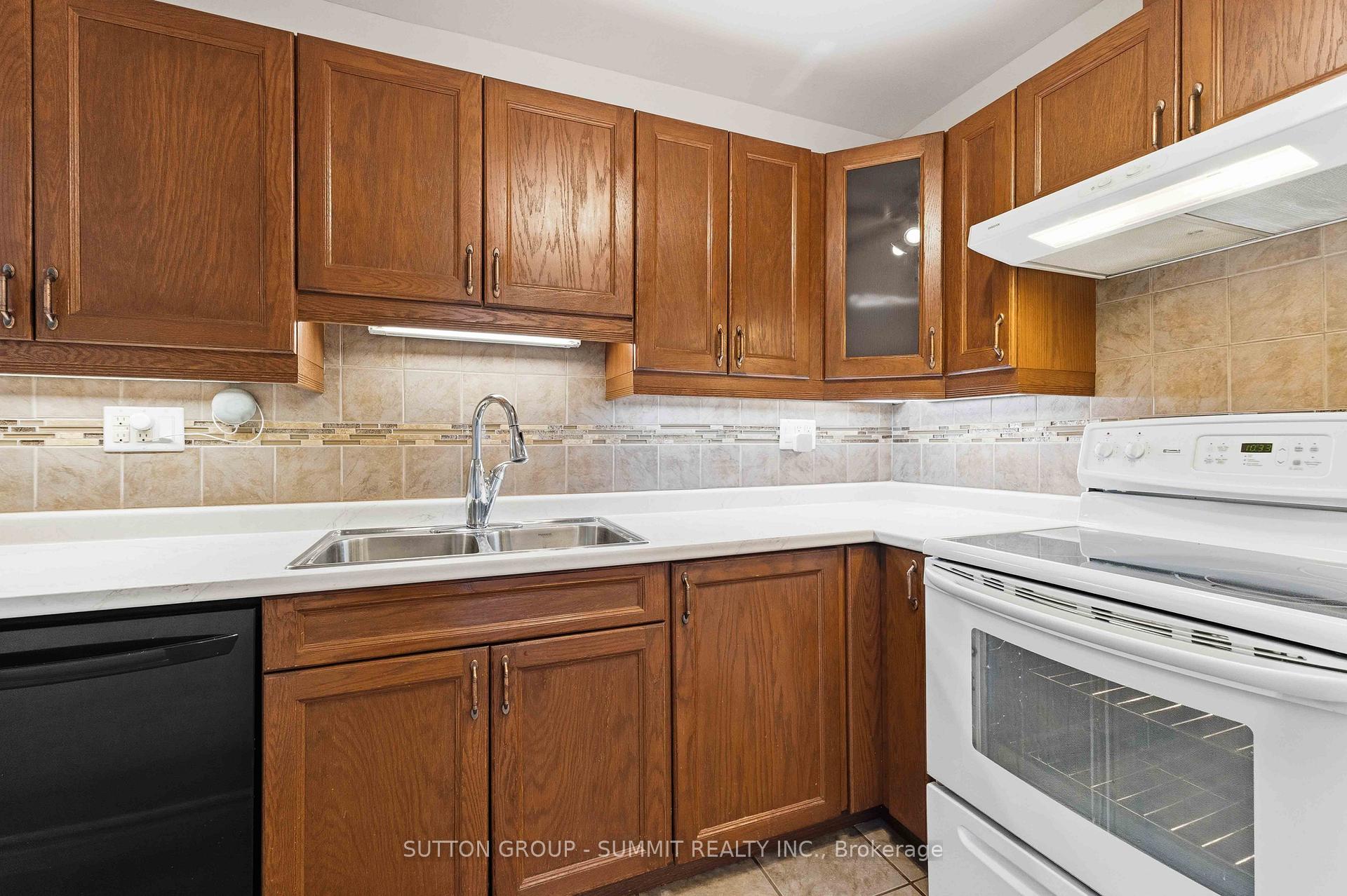 Photo 6 of Unit 27, 1396 Upper Ottawa Street, Hamilton, Quinndale — HOMEH