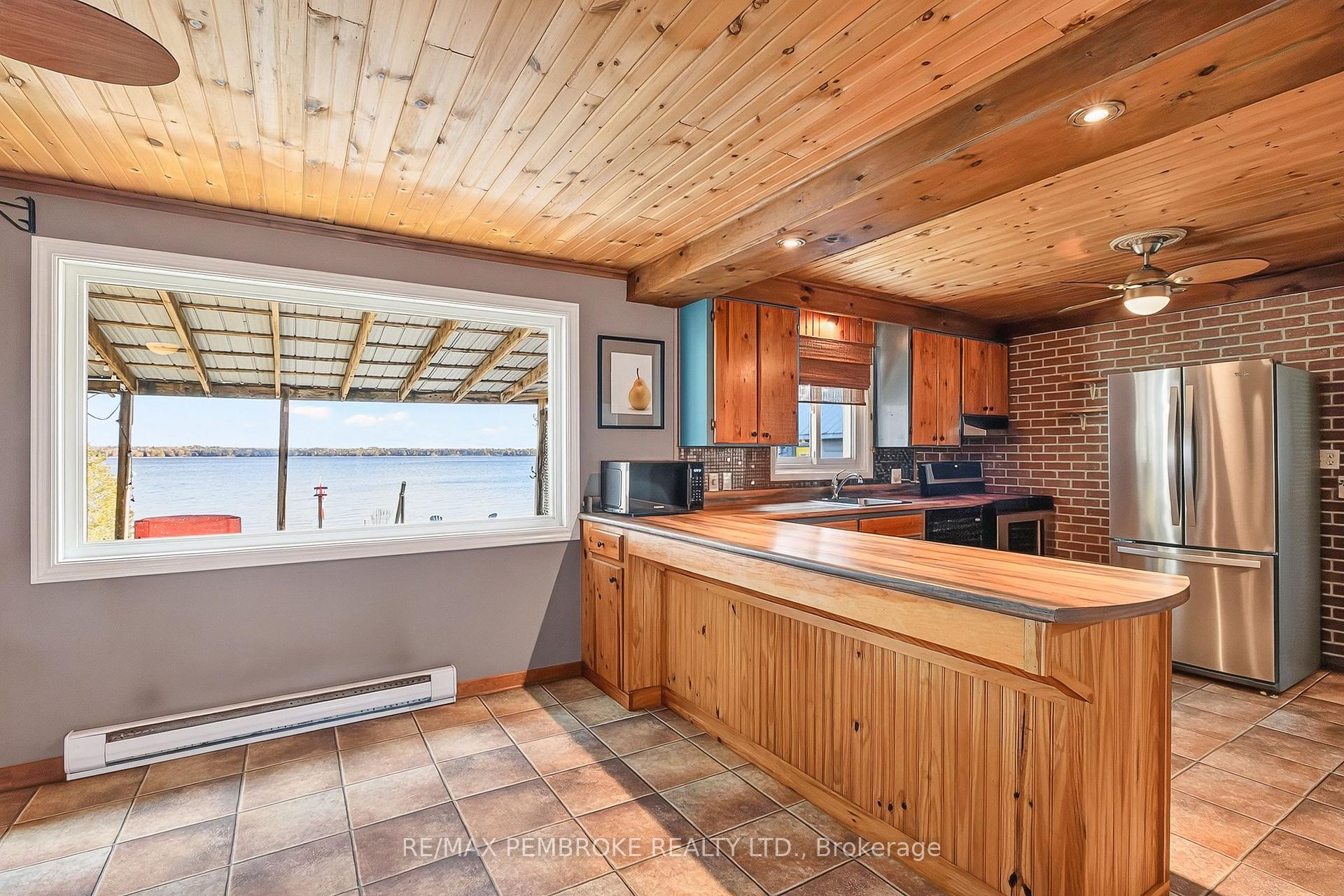Photo 10 of 1213 Burns Drive, Laurentian Valley, Laurentian Valley — HOMEH