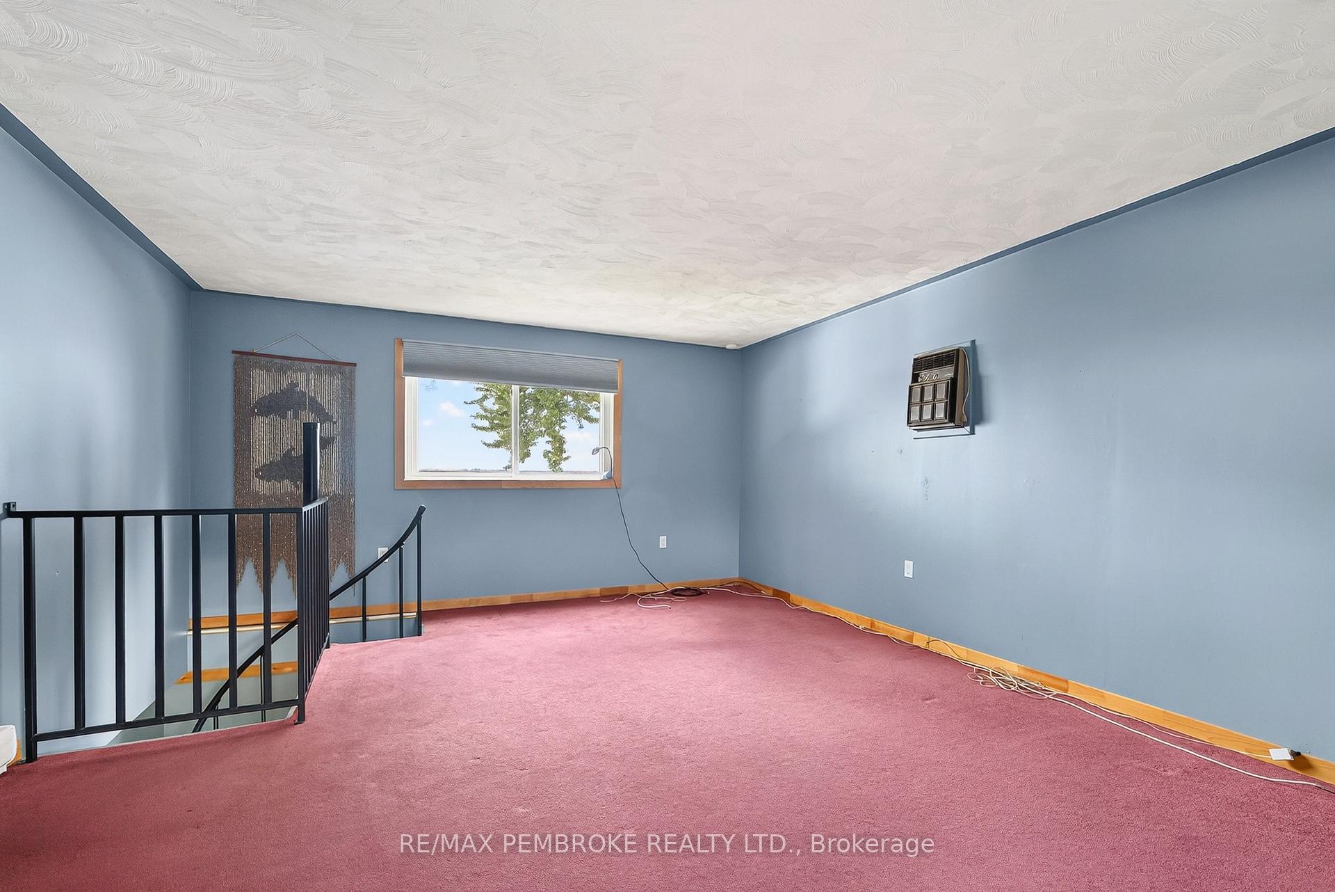 Photo 21 of 1213 Burns Drive, Laurentian Valley, Laurentian Valley — HOMEH