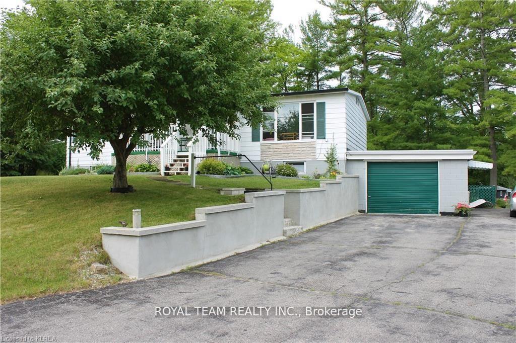 Photo 3 of 608 Hickory Beach Road, Kawartha Lakes, Verulam — HOMEH