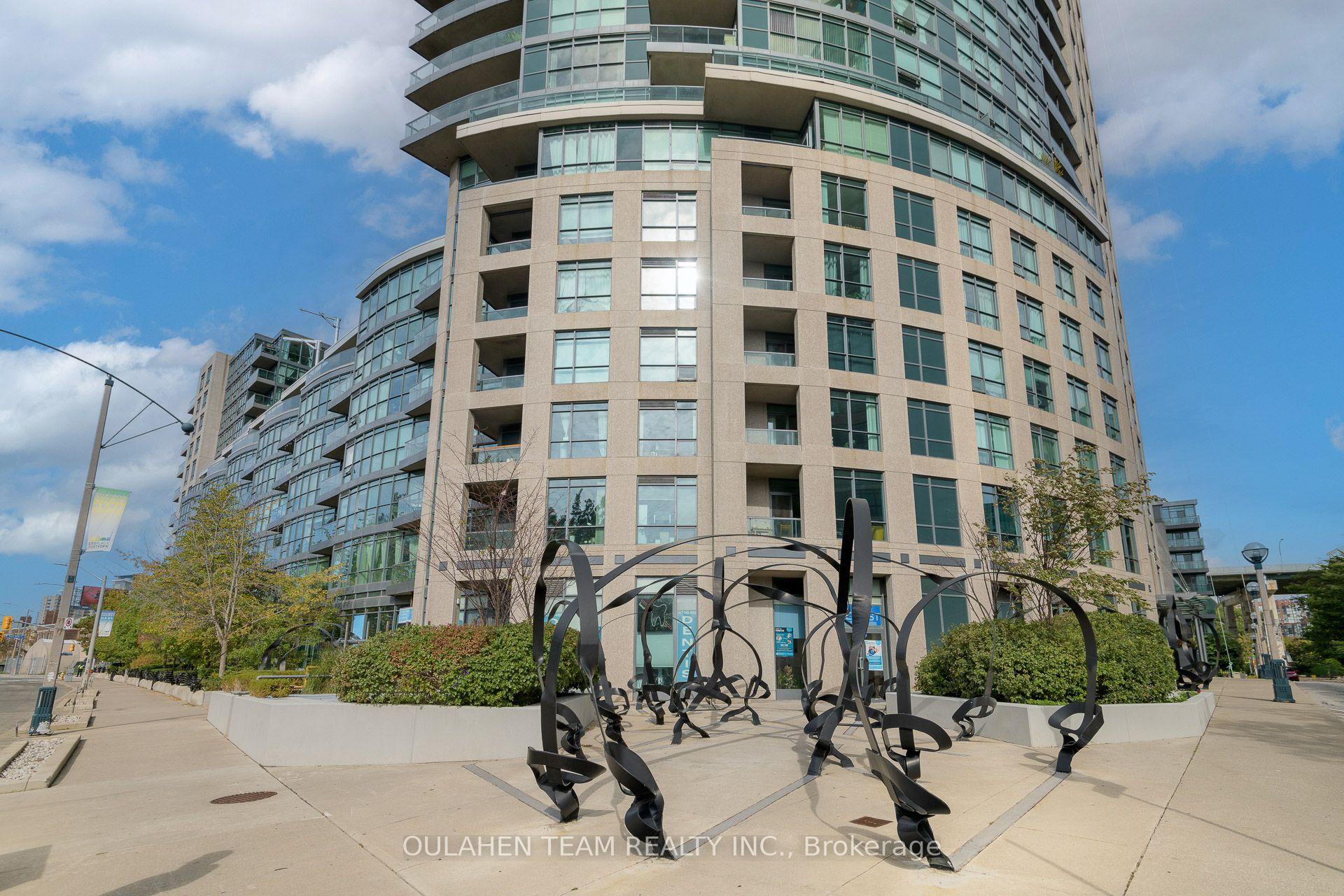 Photo 2 of Unit 304, 219 Fort York Boulevard, Toronto, Niagara — HOMEH