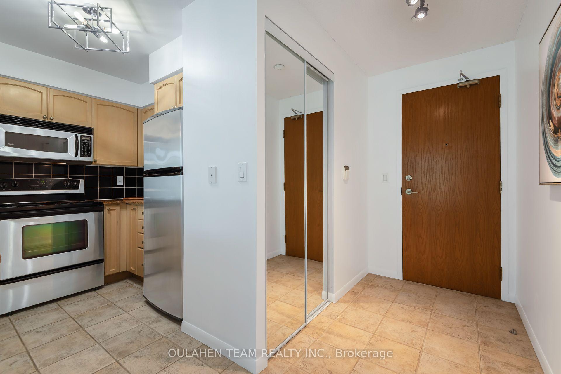 Photo 8 of Unit 304, 219 Fort York Boulevard, Toronto, Niagara — HOMEH