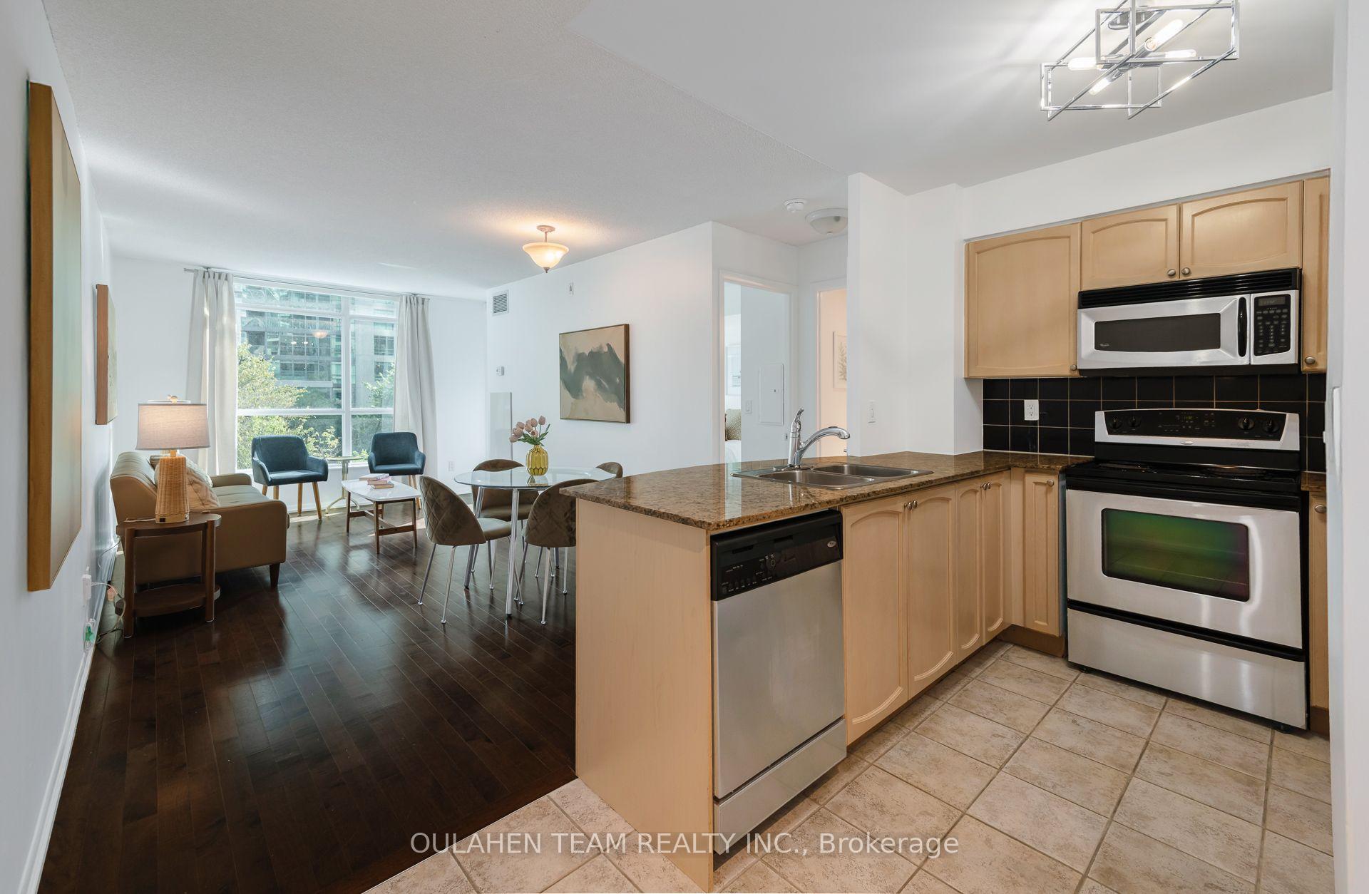 Photo 9 of Unit 304, 219 Fort York Boulevard, Toronto, Niagara — HOMEH