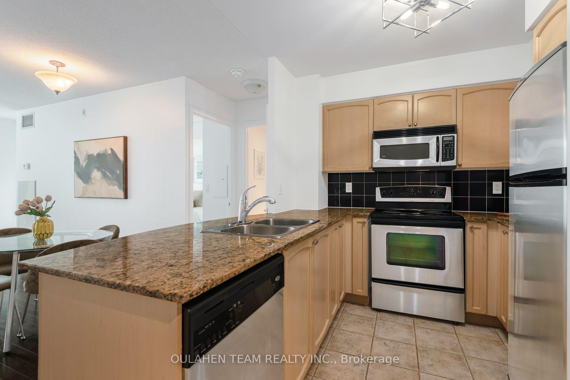 Photo 10 of Unit 304, 219 Fort York Boulevard, Toronto, Niagara — HOMEH