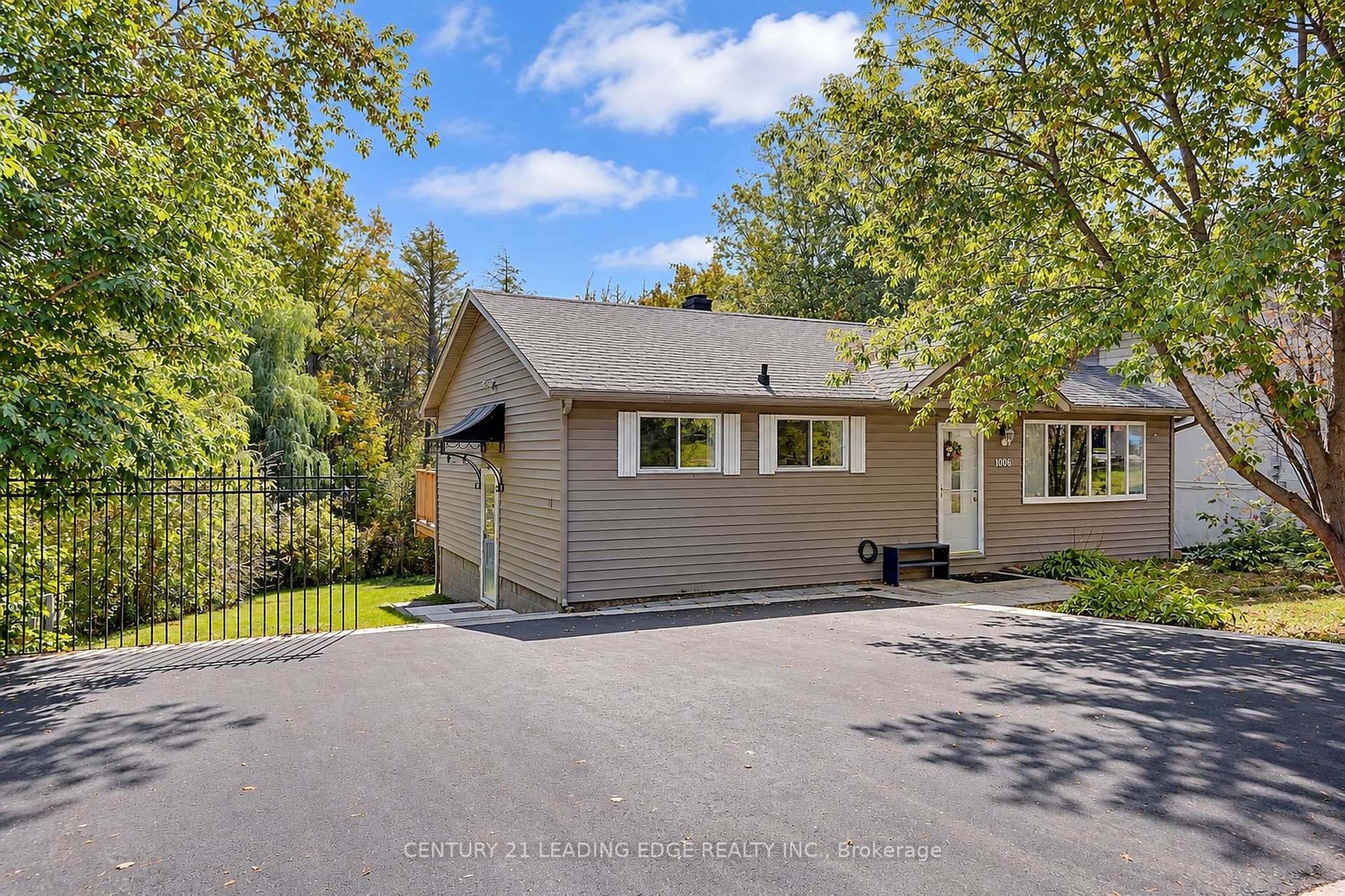 Photo 2 of Unit Basement, 1006 Elgin Street, Newmarket, Huron Heights-Leslie Valley — HOMEH