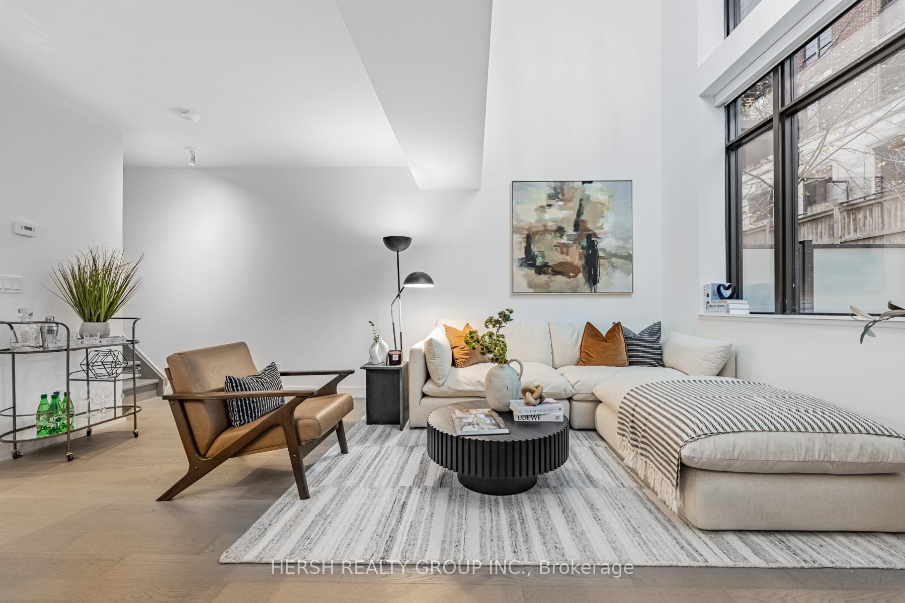 Photo 7 of Unit 101, 160 Kingsway Crescent, Etobicoke, Kingsway South — HOMEH