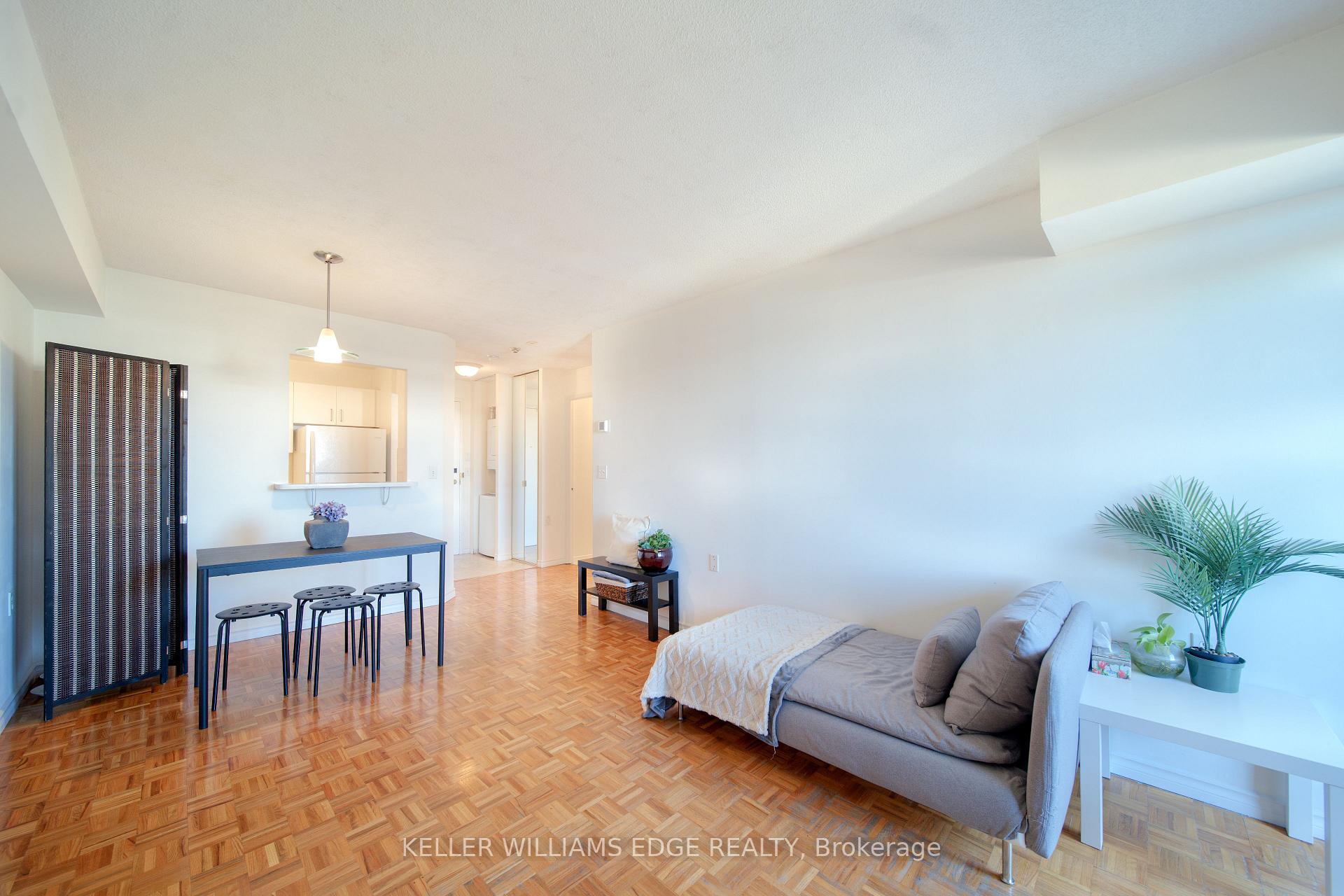 Photo 4 of Unit 402, 555 Wilson Hts Boulevard, North York, Clanton Park — HOMEH