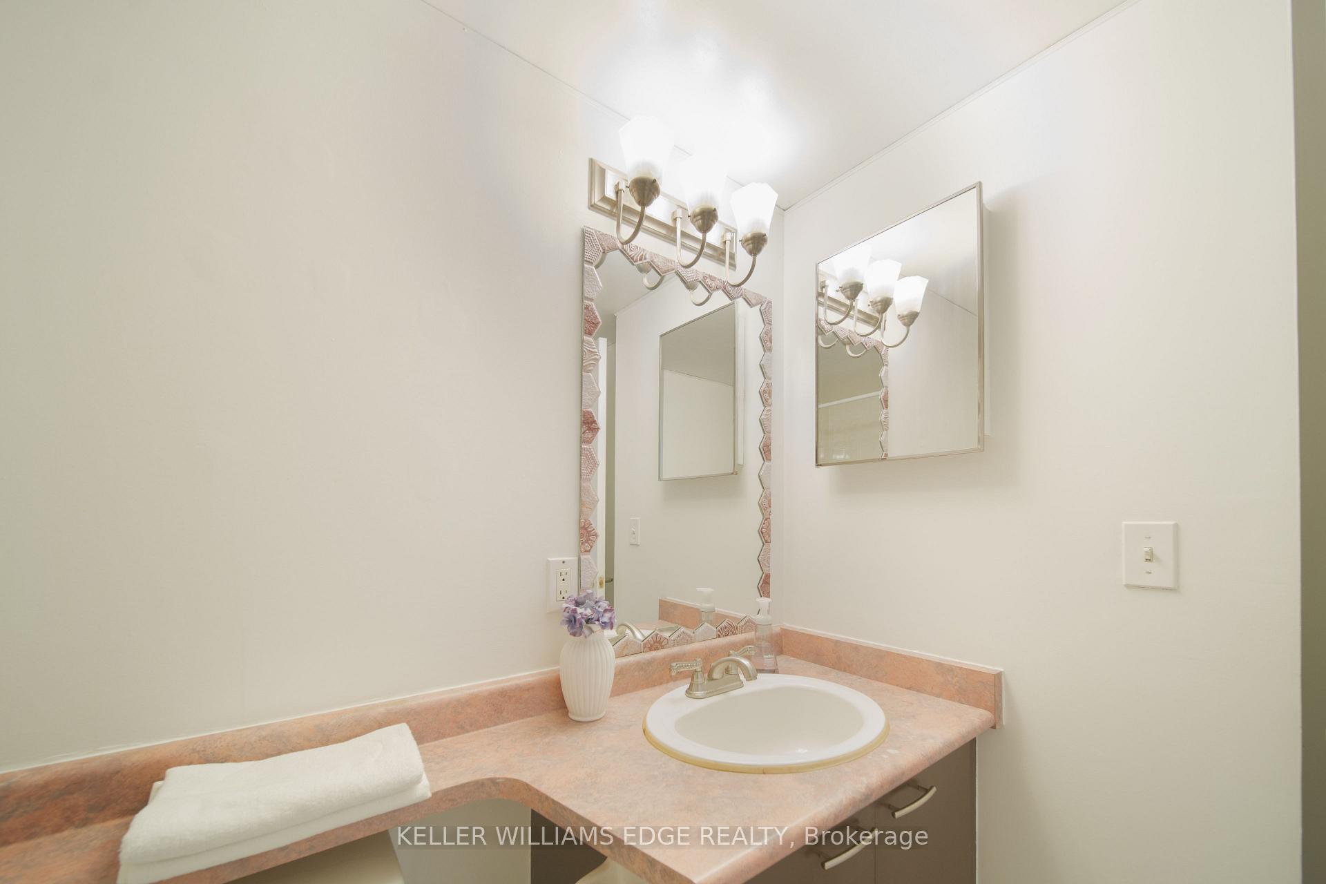 Photo 15 of Unit 402, 555 Wilson Hts Boulevard, North York, Clanton Park — HOMEH