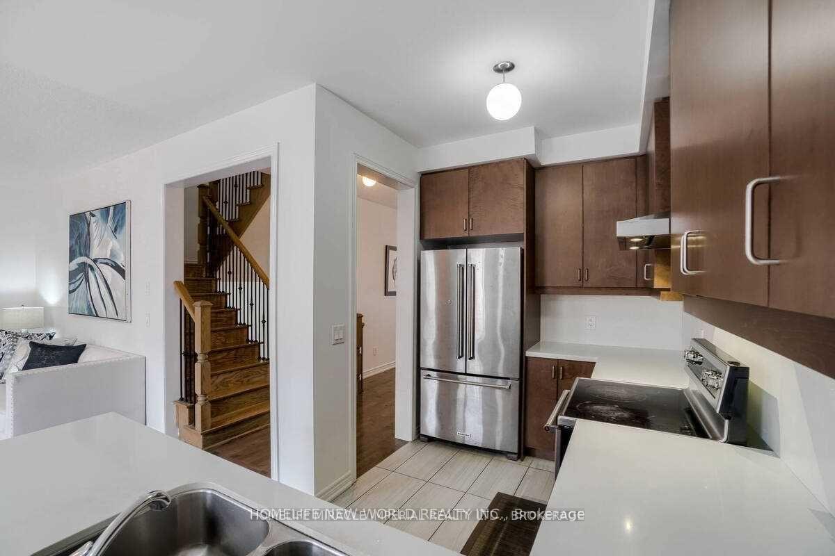 Photo 26 of 15 Grove End Way, Brampton, Sandringham-Wellington North — HOMEH