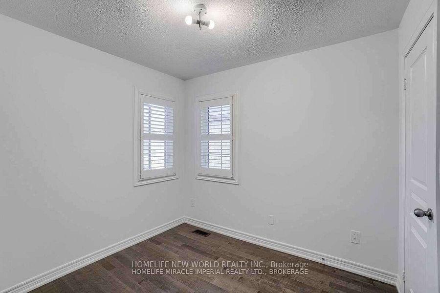 Photo 32 of 15 Grove End Way, Brampton, Sandringham-Wellington North — HOMEH