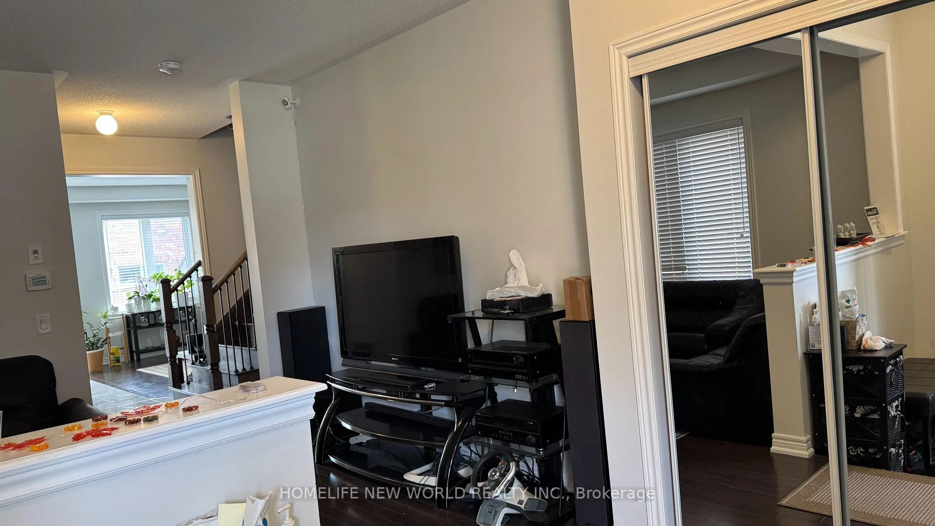 Photo 21 of 15 Grove End Way, Brampton, Sandringham-Wellington North — HOMEH