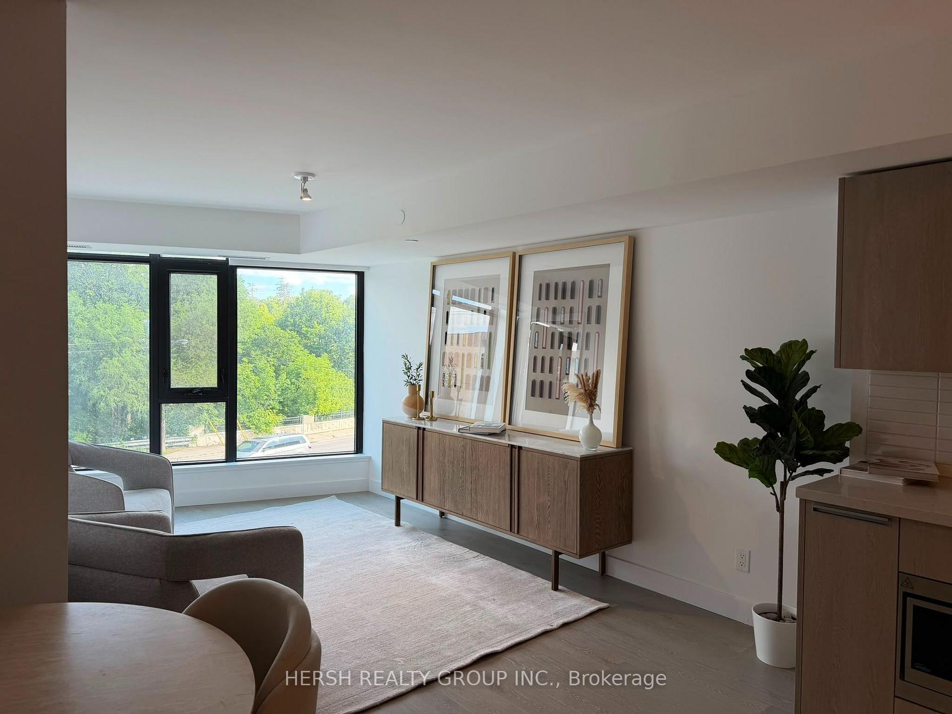 Photo of Unit 211, 160 Kingsway Crescent