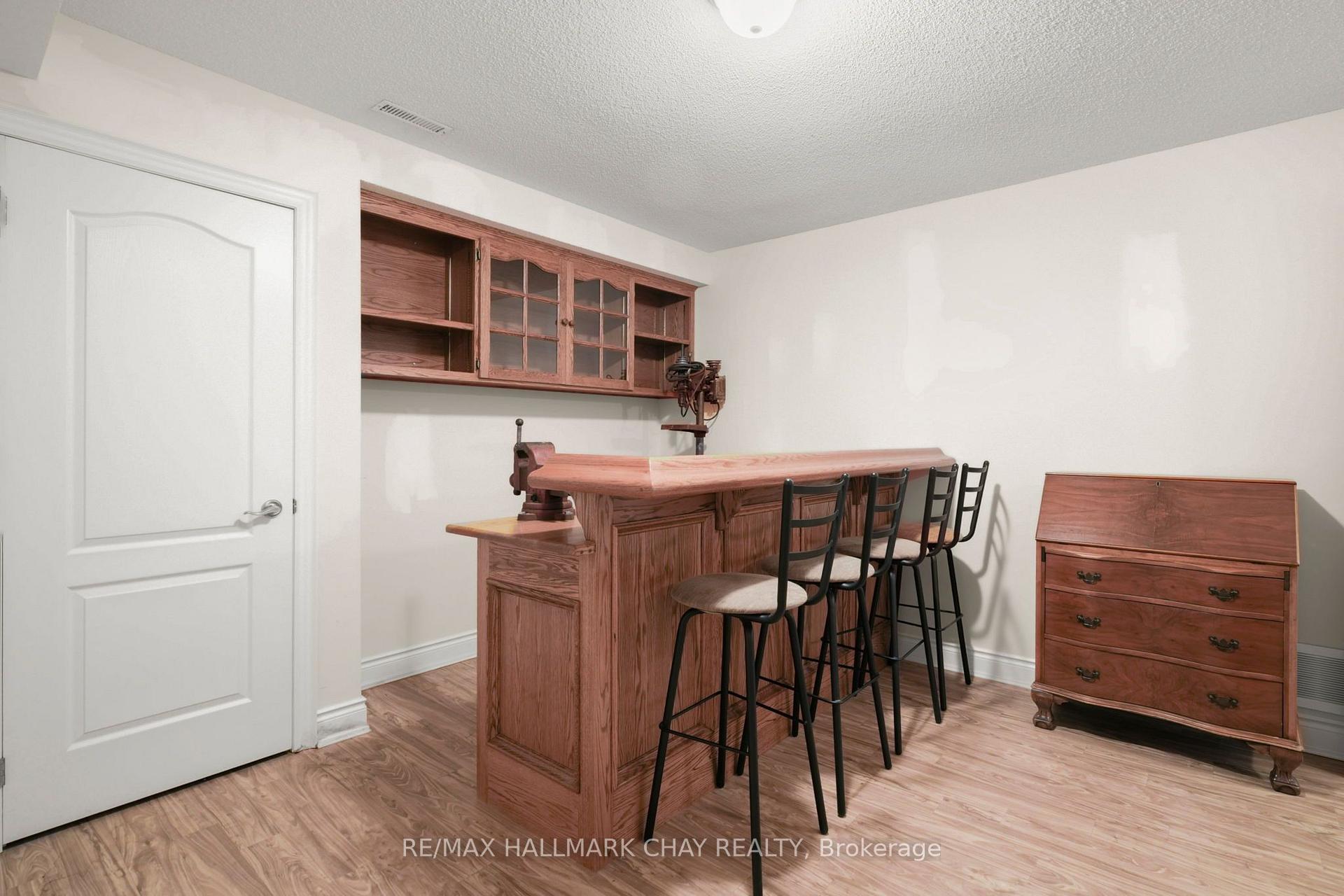 Photo 23 of 34 Tuscany Grande, New Tecumseth, Rural New Tecumseth — HOMEH