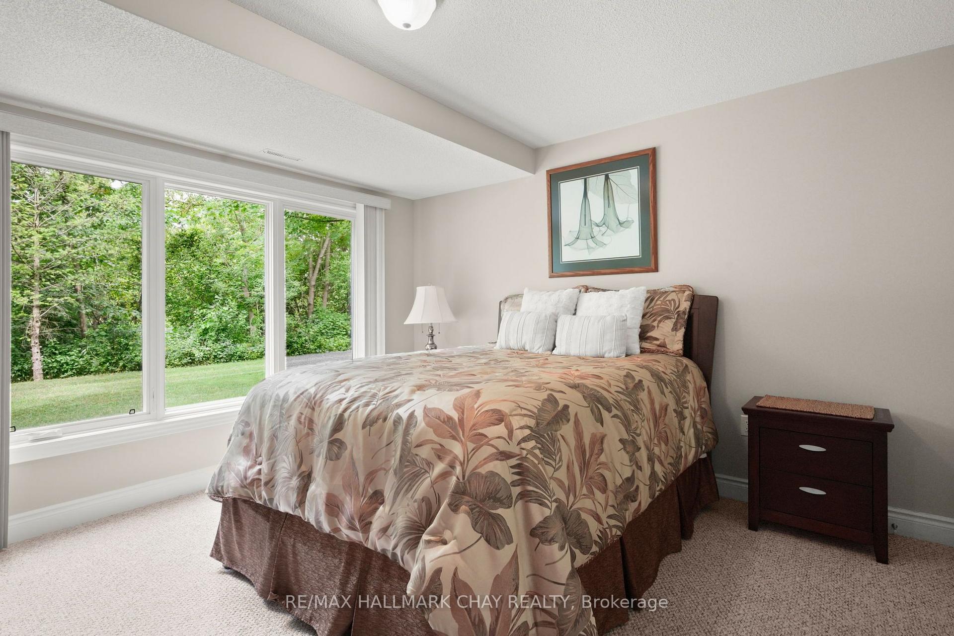 Photo 26 of 34 Tuscany Grande, New Tecumseth, Rural New Tecumseth — HOMEH
