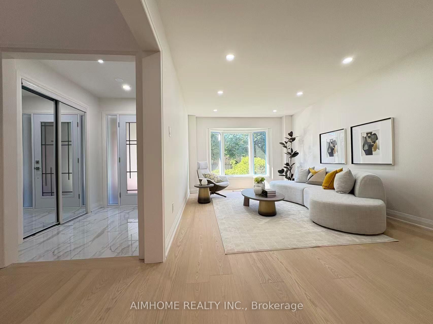 Photo 5 of 108 Berwick Crescent, Richmond Hill, Observatory — HOMEH