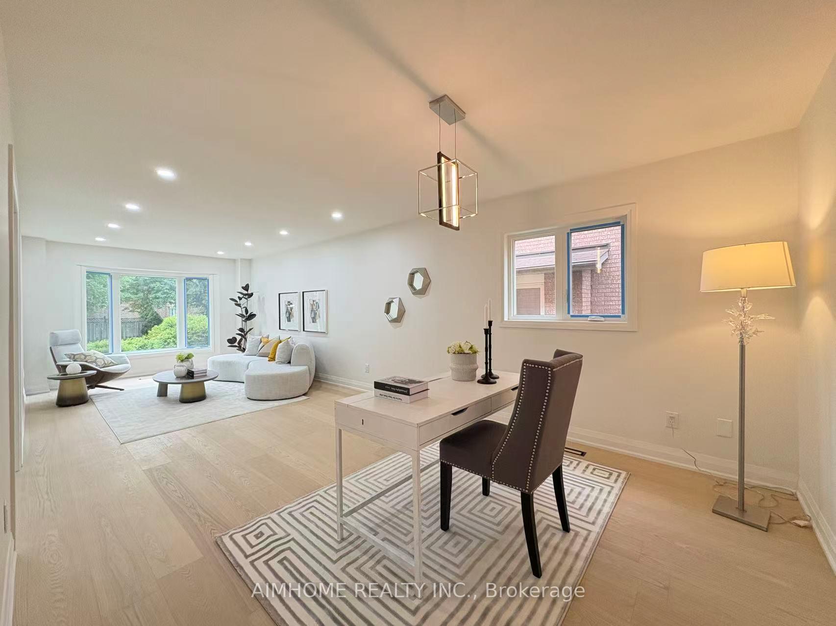Photo 6 of 108 Berwick Crescent, Richmond Hill, Observatory — HOMEH