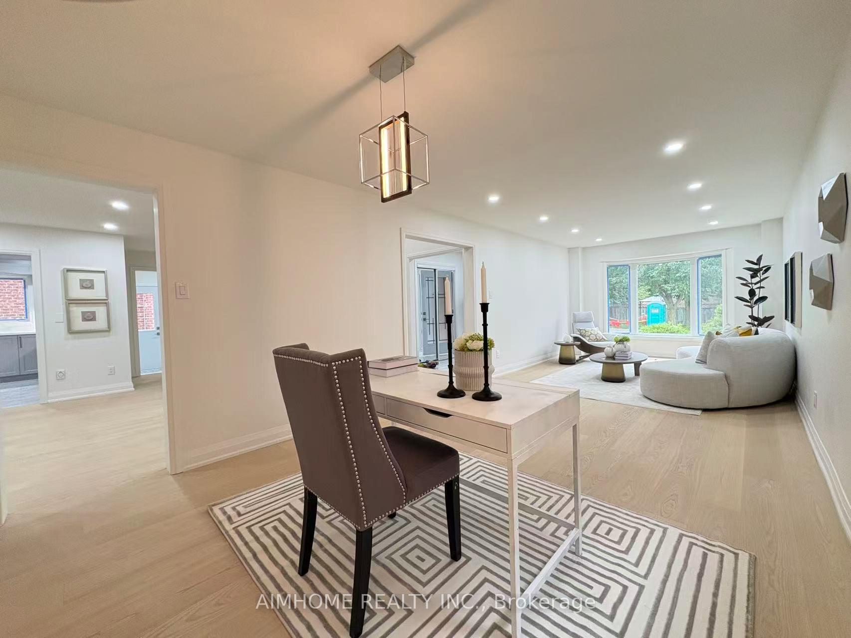 Photo 7 of 108 Berwick Crescent, Richmond Hill, Observatory — HOMEH