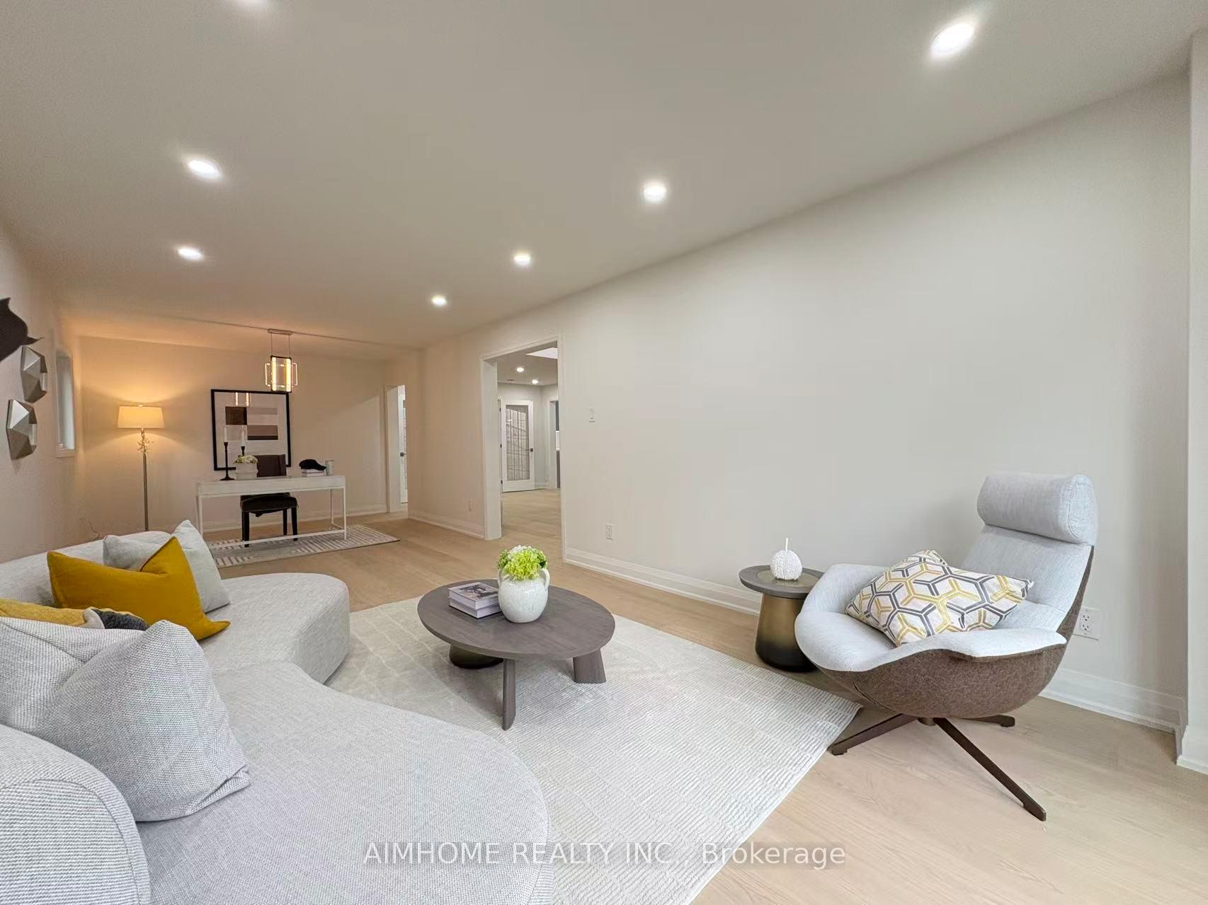 Photo 8 of 108 Berwick Crescent, Richmond Hill, Observatory — HOMEH
