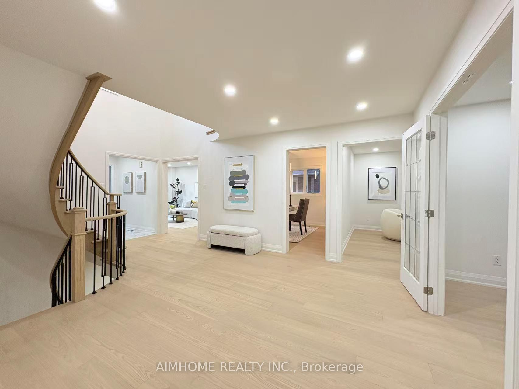 Photo 11 of 108 Berwick Crescent, Richmond Hill, Observatory — HOMEH