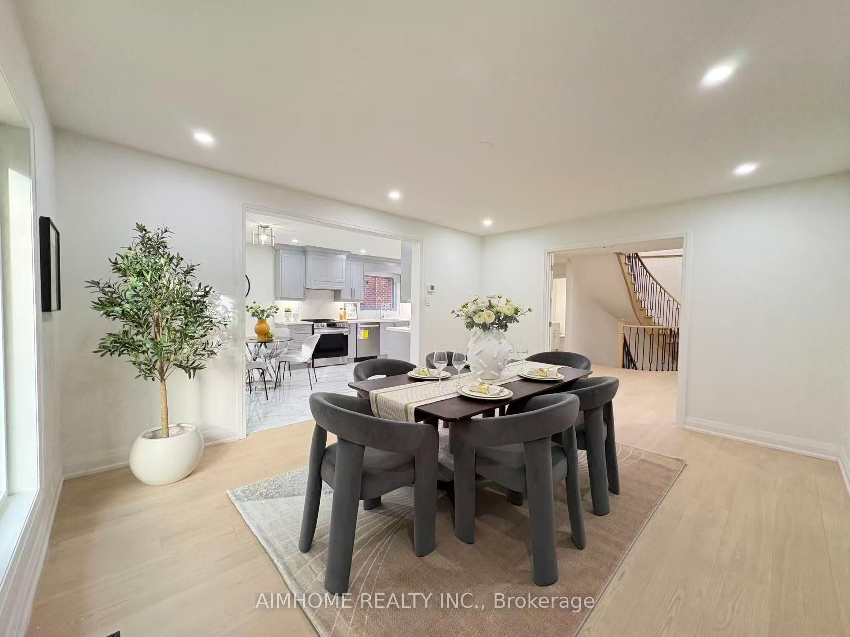 Photo 13 of 108 Berwick Crescent, Richmond Hill, Observatory — HOMEH