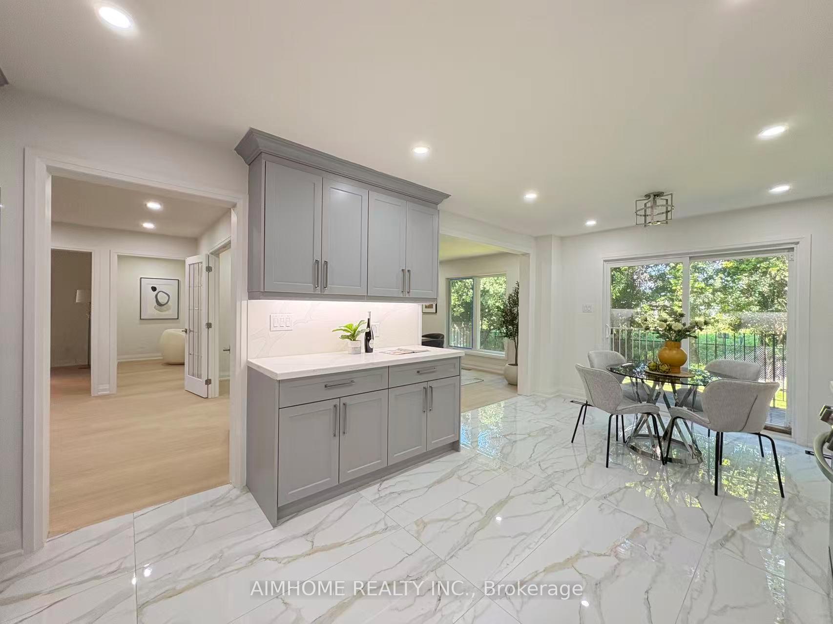 Photo 17 of 108 Berwick Crescent, Richmond Hill, Observatory — HOMEH