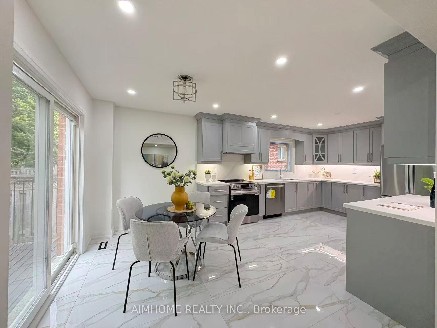 Photo 18 of 108 Berwick Crescent, Richmond Hill, Observatory — HOMEH